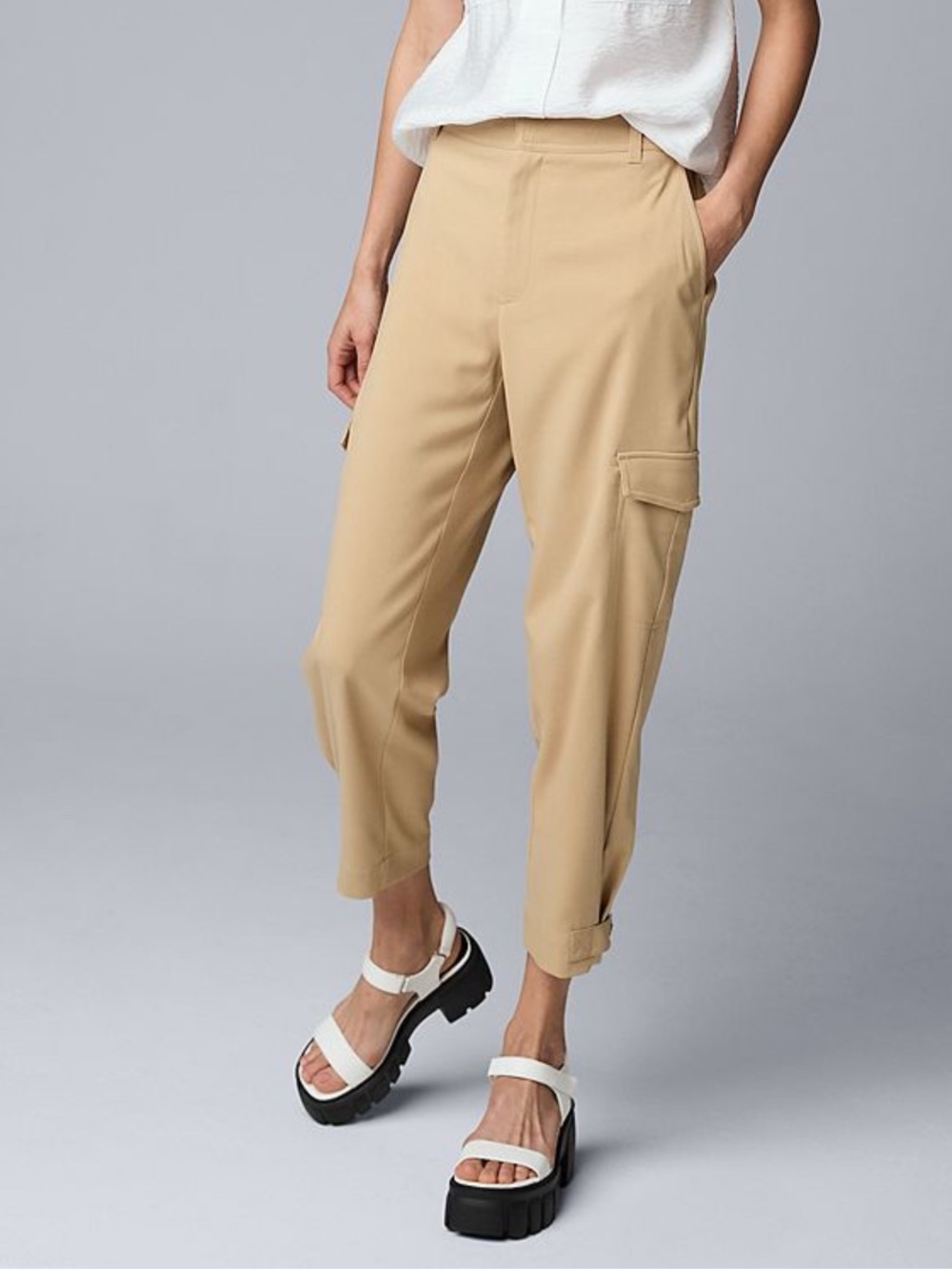 Simply Vera Wang tan cargo ankle pants NWOT